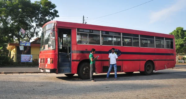 Galle Hikkaduwa düzenli genel otobüs — Stok fotoğraf