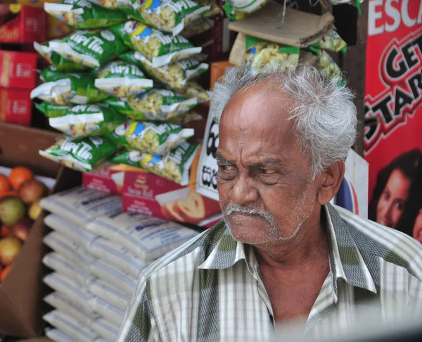 Portret van Marktverkoper bij de lurven in Sri Lanka — Stockfoto