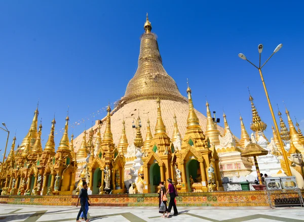 Shwedagon pagoda in Yangon, Myanmar —  Fotos de Stock