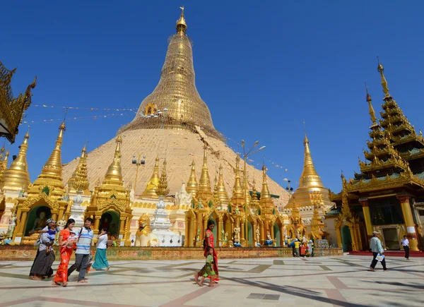 Shwedagon pagoda in Rangoon / Yangon — Foto Stock