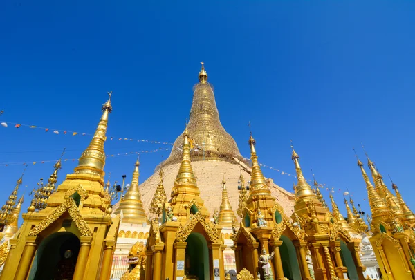 Shwedagon Paya Pagoda in Yangon — Stock Photo, Image