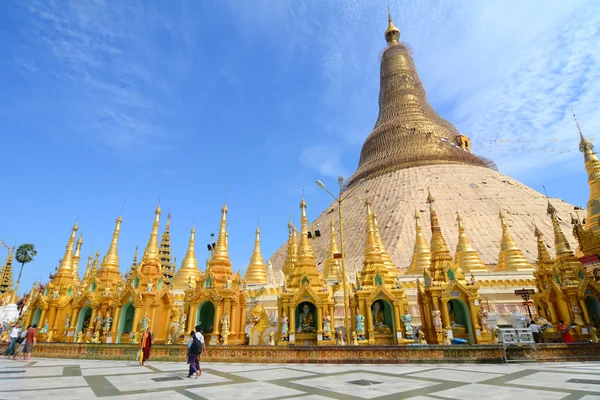 Shwedagon pagoda in Rangoon / Yangon — Foto Stock