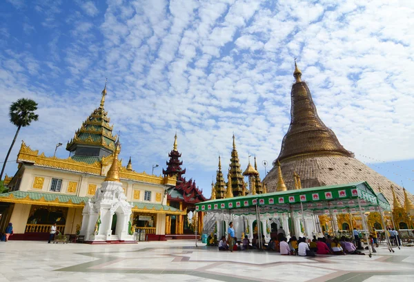 Shwedagon Pagoda in Yangon, Myanmar — Stock Photo, Image