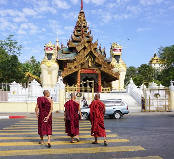 Pagode shwedagon em Yangon, Mianmar — Fotografia de Stock