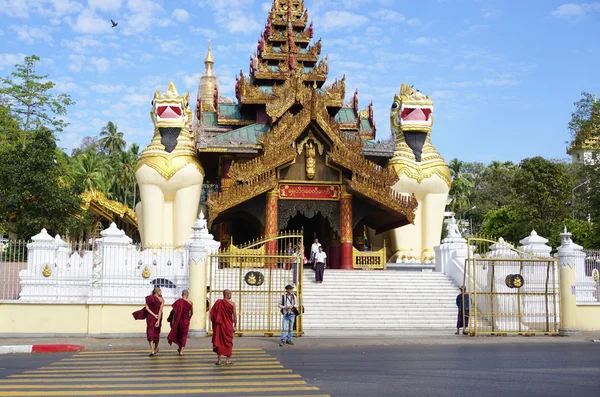 Shwedagon Pagoda ในย่างกุ้ง ประเทศพม่า — ภาพถ่ายสต็อก