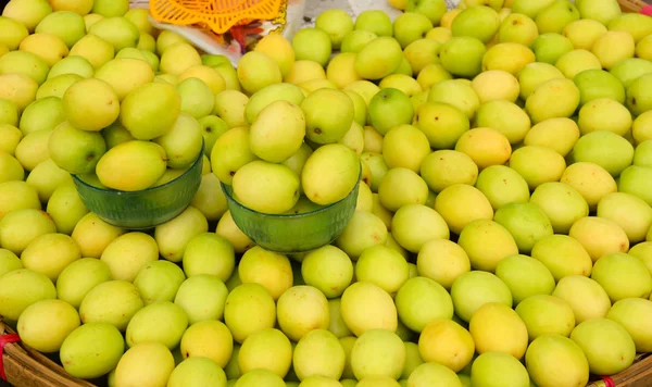 市場で中国人リンゴ — ストック写真
