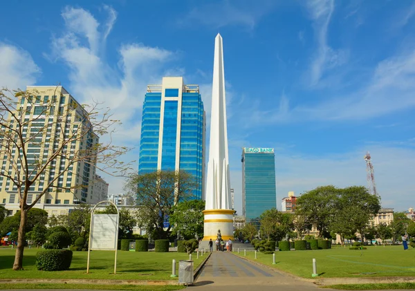 Independence Monument in Yangon — Stock Photo, Image