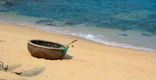 Plage tropicale à Nha Trang, Vietnam — Photo