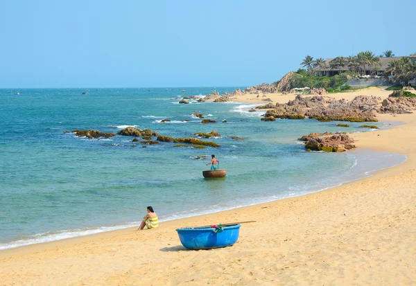 Tropical beach at Nha Trang, Vietnam — Stock Photo, Image