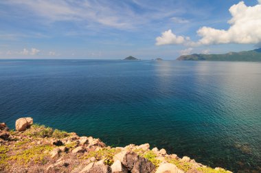 kayalar ve Denizi güzel manzara