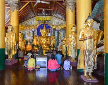 yangon shwedagon pagoda, Birmanya insanlar dua