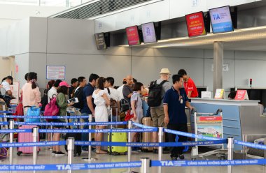 Varış Tan oğlu Nhat terminal, Asya seyahati