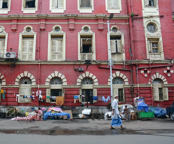 Vehicles and people on street in Kolkata, India — Stock Photo, Image