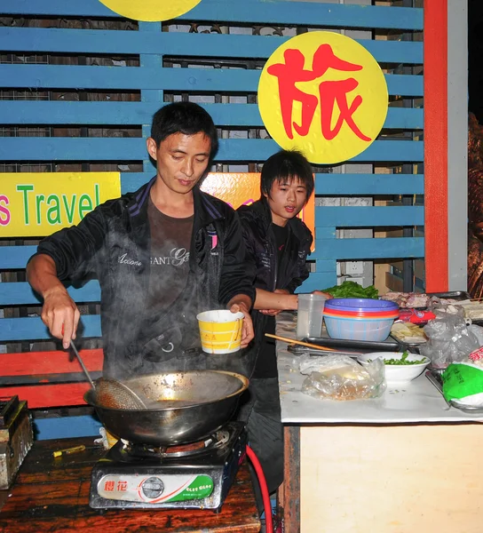 Vendita di street food a Chengdu, Cina — Foto Stock