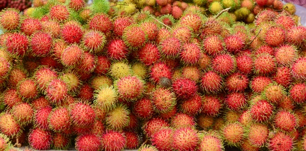 Rambutan fruits at a market in Mekong Delta — Stock Photo, Image