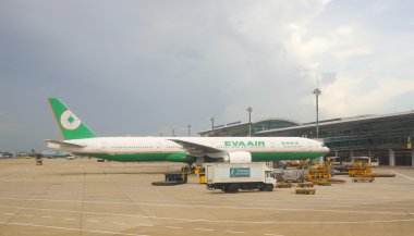 Sivil uçak tan oğlu Nhat Uluslararası Havaalanı'nda otopark