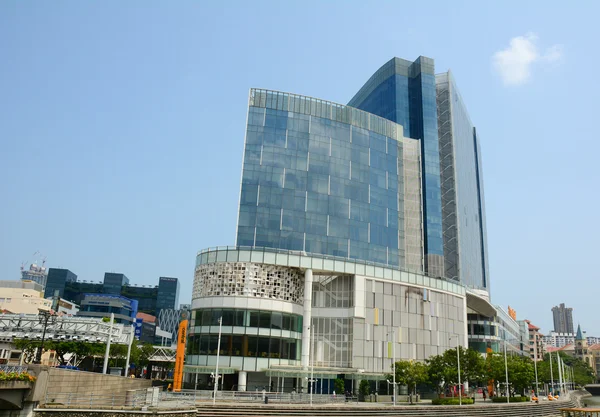 High rise building in the center of Singapore — Stock Photo, Image