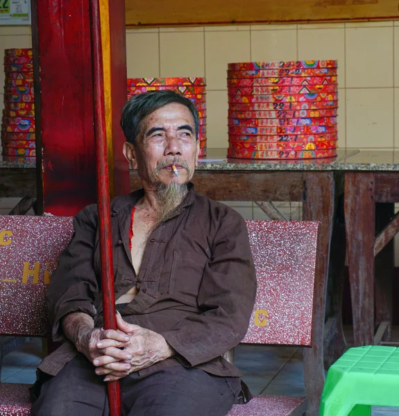 Vietnamese mens in Chinese pagode — Stockfoto