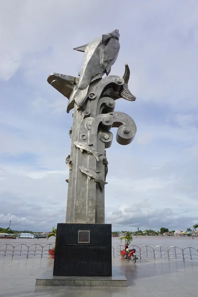 Estatua de Ba Sa Fish en la ciudad de Chau Doc — Foto de Stock