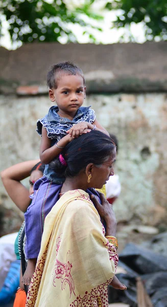 Indian woman with her son on street — Stock Photo, Image