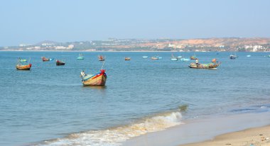 Birçok tekne balıkçılık iskele rıhtım