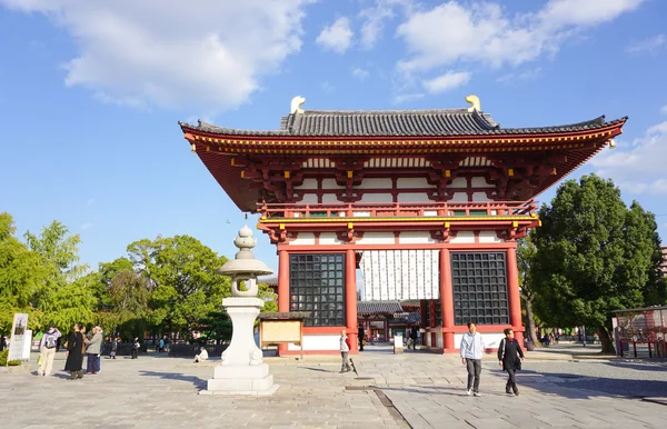 People visit at Shitennoji Temple — 스톡 사진