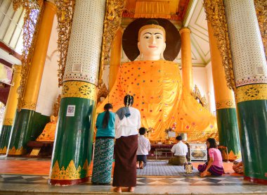 yangon shwedagon pagoda, Birmanya insanlar dua