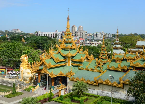 양곤에서 Shwedagon Paya 탑 — 스톡 사진