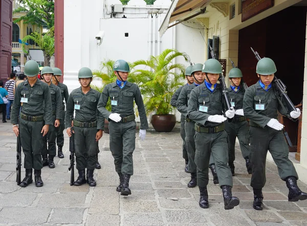 Kings Guards défilent à Bangkok — Photo