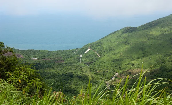 Route de montagne sur le col de Hai Van à Hue — Photo