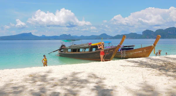 Thailand ocean landskap med båtar — Stockfoto