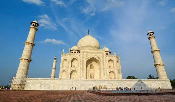 Les Indiens visitent Taj Mahal — Photo