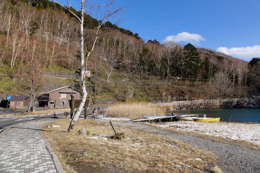 Japonya 'nın Nikko Ulusal Parkı' ndaki ünlü Yumoto Onsen etrafında karla kaplı harikalar diyarı.