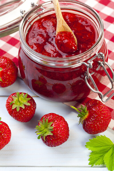 Клубничное варенье
.