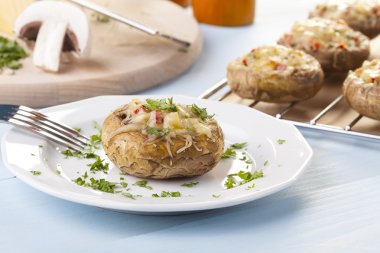 fırında mantar dolması