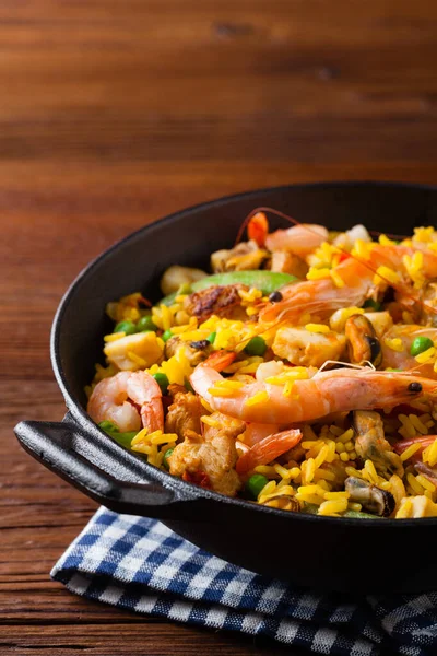 Paella Tradicional Española Con Mariscos Pollo Preparado Wook — Foto de Stock