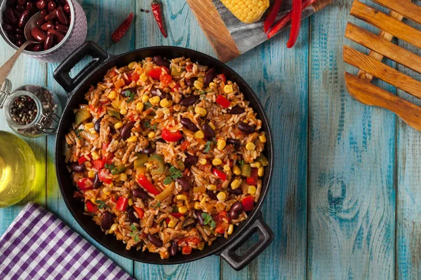 Mexikanskt Ris Med Malet Kött Och Grönsaker Ovanifrån — Stockfoto