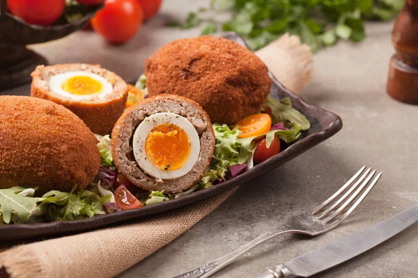 Boulettes Viande Avec Viande Hachée Farcie Oeuf Bouilli Vue Face — Photo