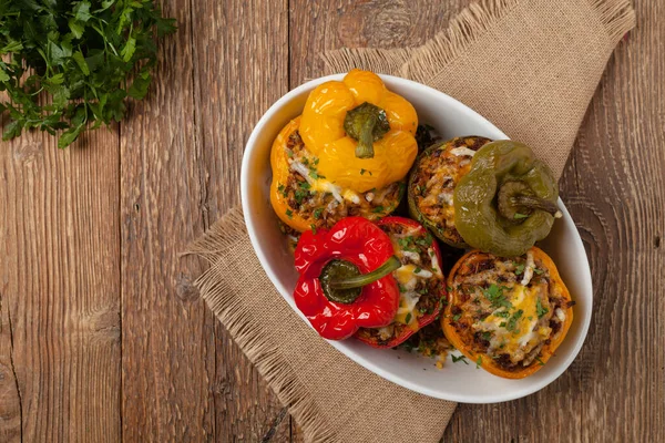 Colorido Horno Con Queso Pimientos Rellenos Con Arroz Carne Picada — Foto de Stock