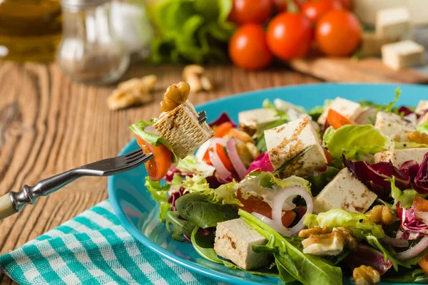 Delicious Salad Tofu Tomatoes Walnutsi Drizzled Sauce Balsamic Vinegar Served — Stock Photo, Image