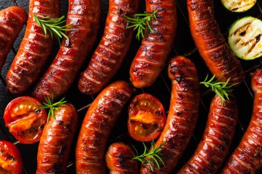 Izgara sosis. Üst görünüm. 