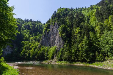 Pieniny, Polonya ve Slovakya 'daki Dunajec nehrinin dönüşü