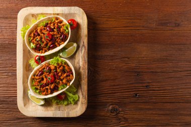 Buritolar tezgahın içinde. Üst Manzara Düz Yat. 