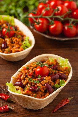 Buritolar tezgahın içinde. Ön görünüm.