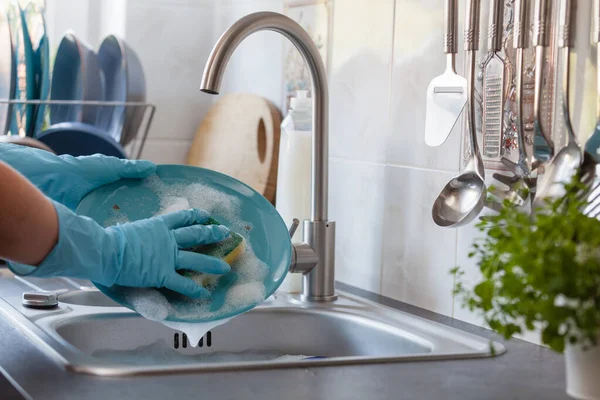 Washing Dishes Washing Plate — Stock Photo, Image
