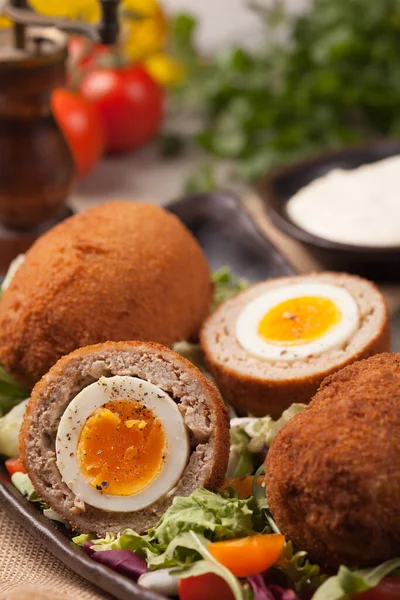 Boulettes Viande Avec Viande Hachée Farcie Oeuf Bouilli Vue Face — Photo