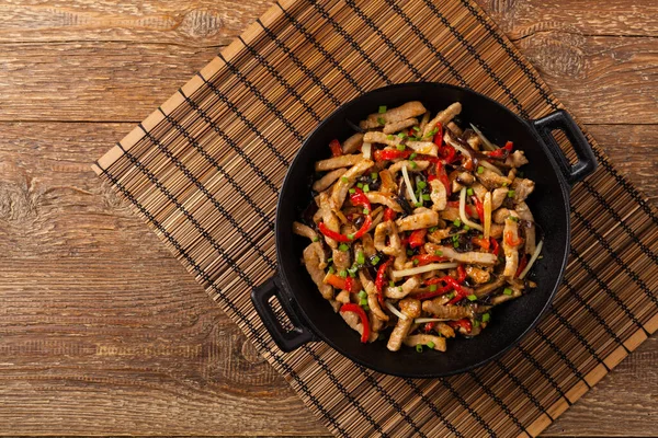 Schweinekotelett Mit Paprika Champignons Und Bambus Serviert Mit Reis Von — Stockfoto