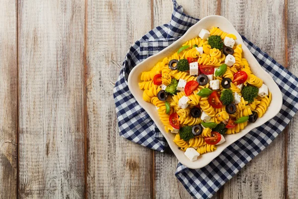 Makarna Peynirli Salata Üst Manzara Düz Yatıyordu — Stok fotoğraf