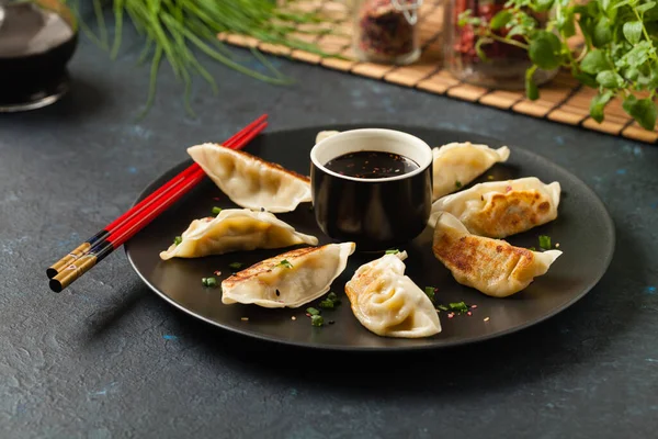 Boulettes Japonaises Originales Gyoza Avec Poulet Légumes Vue Face Arrière — Photo