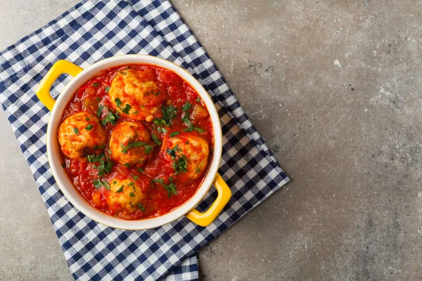 Almôndegas Frango Com Molho Tomate Servido Com Arroz Vista Superior — Fotografia de Stock